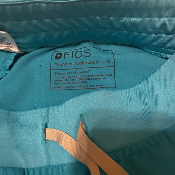 Limited Edition FIGS Teal Scrubs - Picture 2 of 9